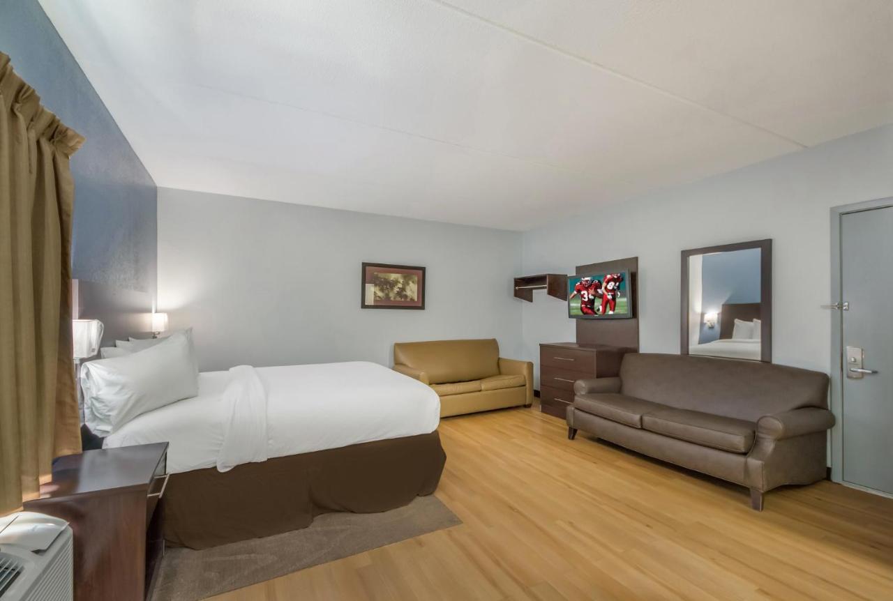 Hometowne Studios By Red Roof San Antonio - Seaworld Northwest Eksteriør billede