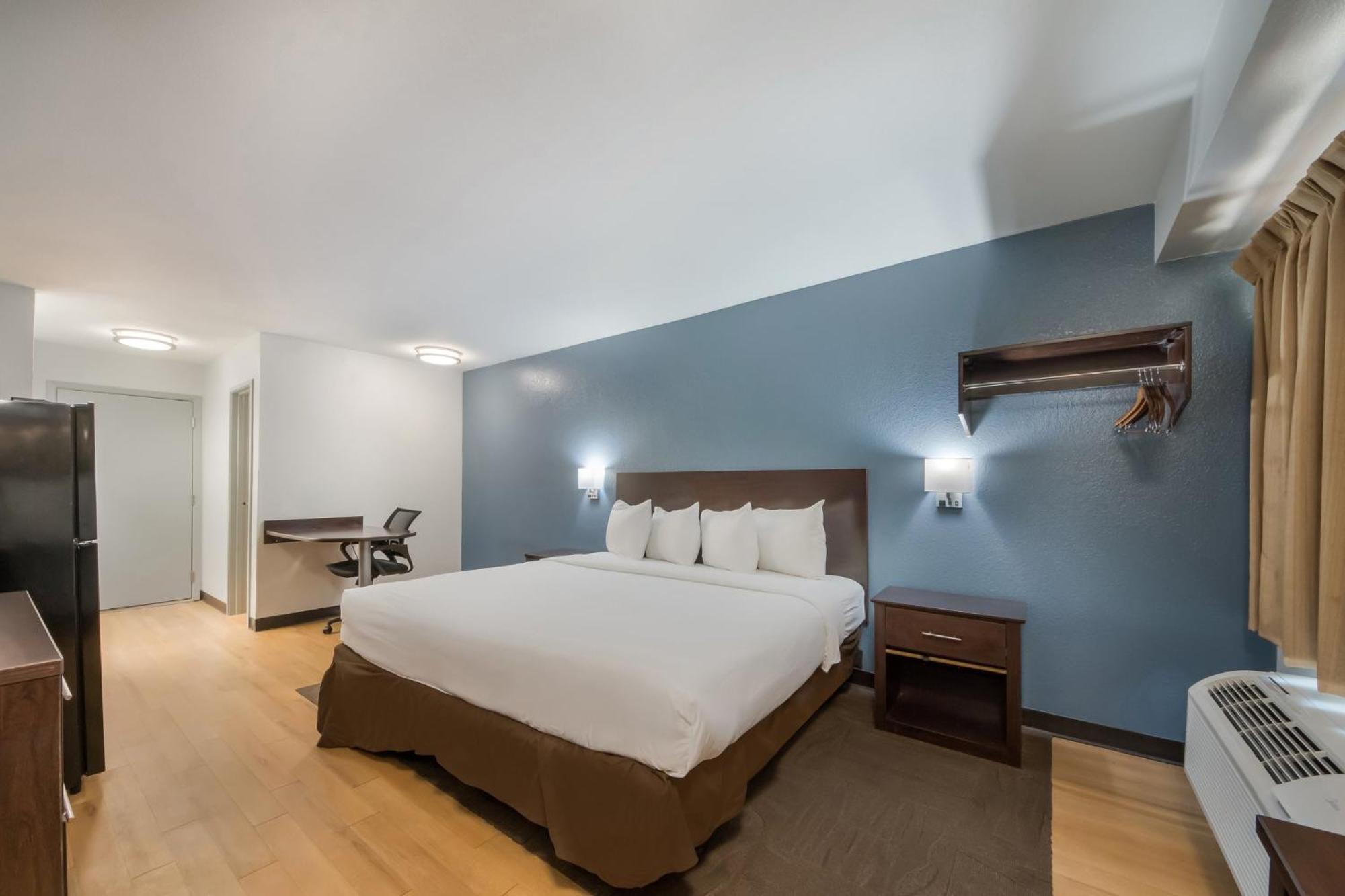 Hometowne Studios By Red Roof San Antonio - Seaworld Northwest Eksteriør billede