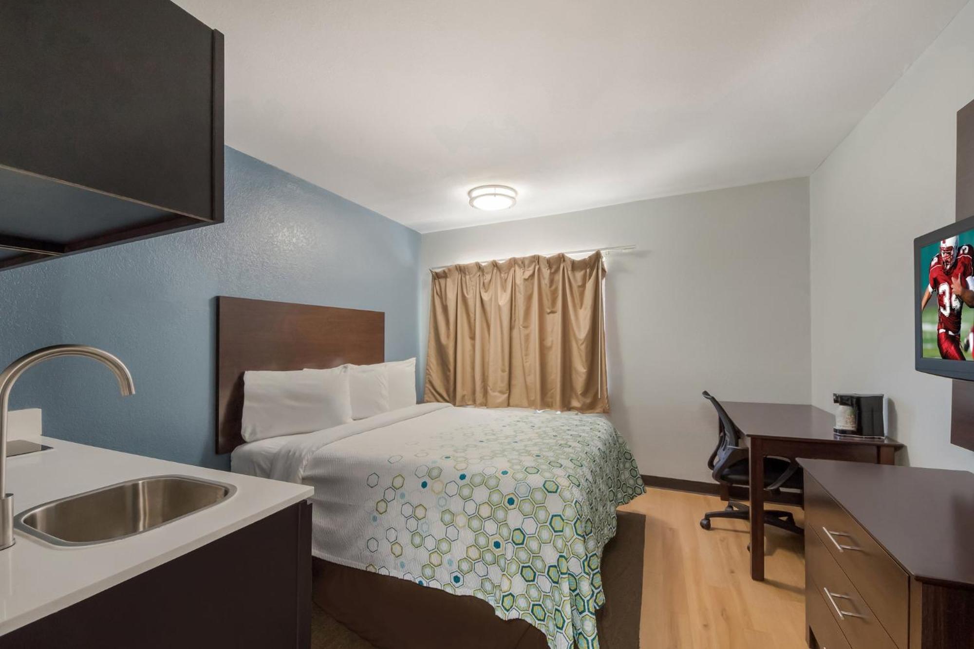 Hometowne Studios By Red Roof San Antonio - Seaworld Northwest Eksteriør billede